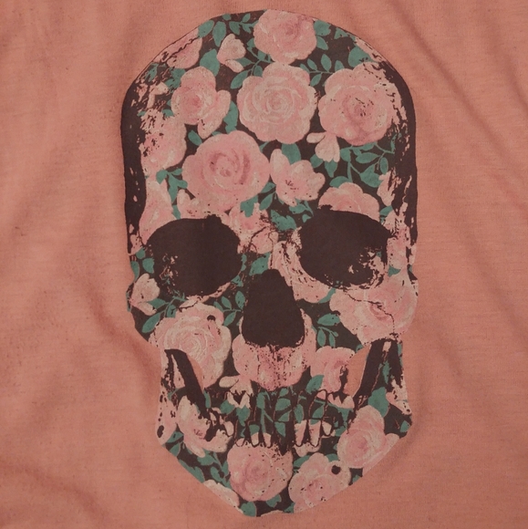 Wound Up Skull and Flowers Tank Top. Size XL 15-17. Multi colored. - Picture 2 of 5
